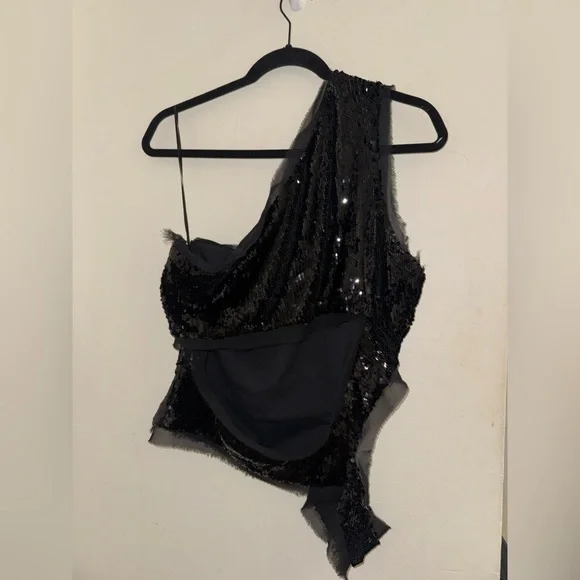 KHY X Sia Arnika one shoulder black sequin top with cut outs - Picture 7 of 10